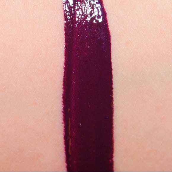 NYX intense Butter Gloss Black Cherry Tart & Rimmel Matte Look Who’s Talking - Picture 4 of 5